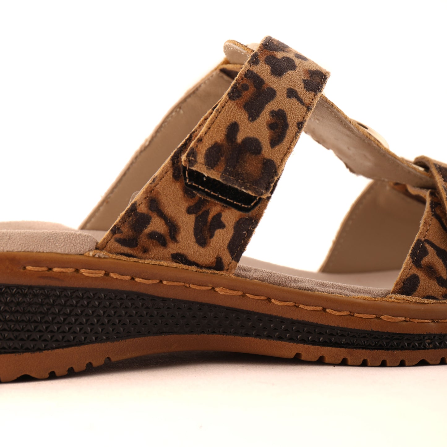 29003 Leopard Suede