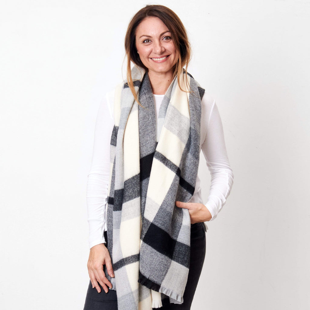 LEISURES ACCESSORIES SCARVES CADE