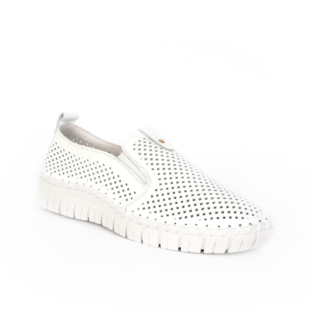 LEISURES ATHLEISURE SHOES HOWDY White