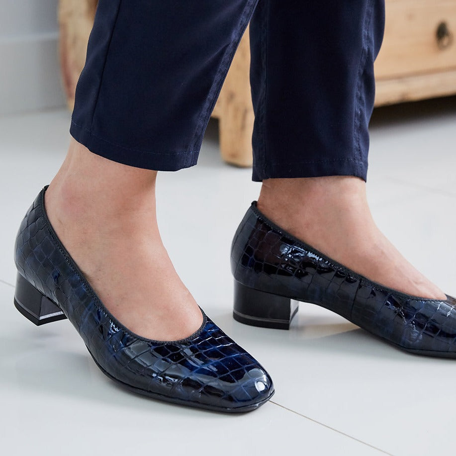 11838 Navy Croc Patent