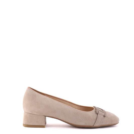 20402 Sand Suede