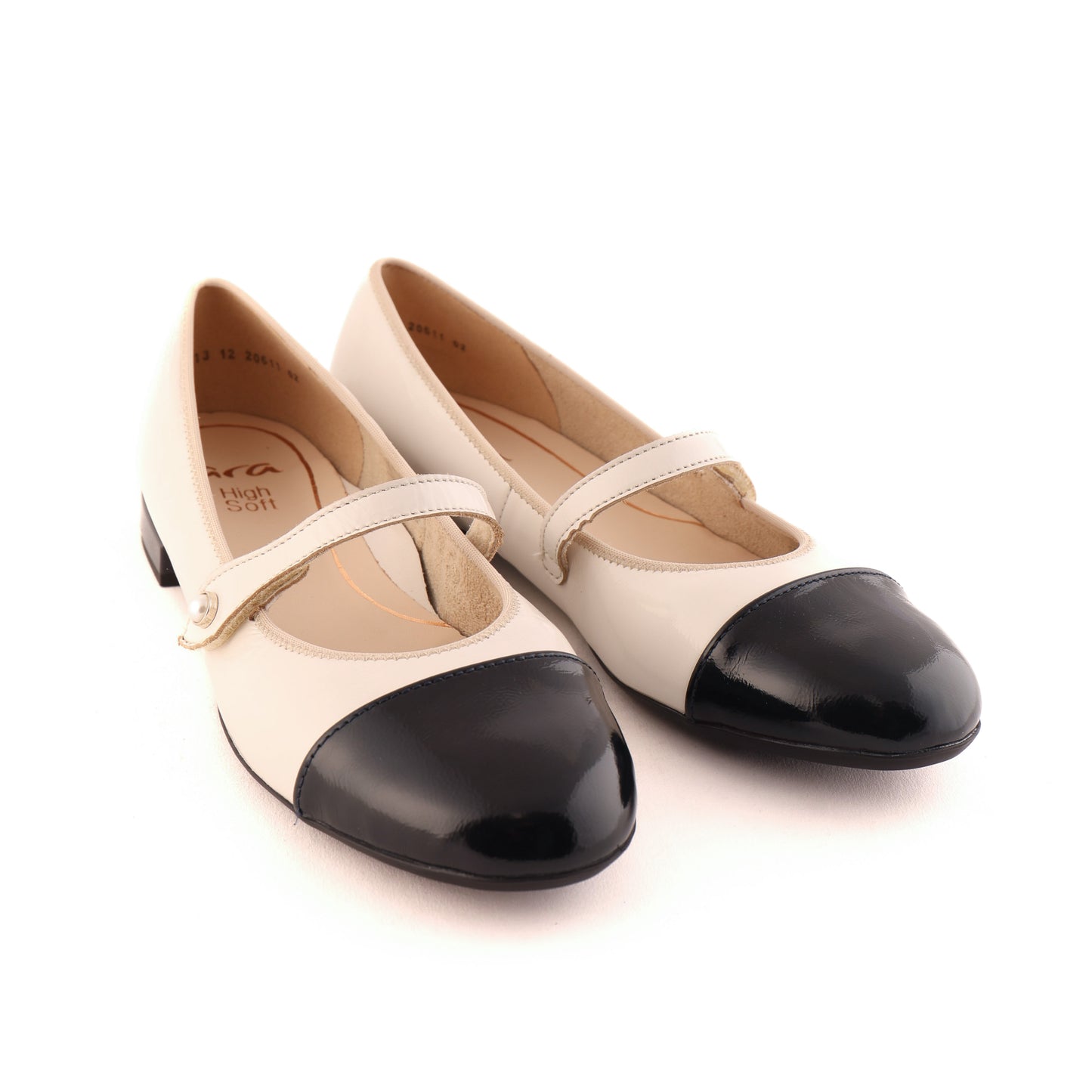 20611 Cream and Black Patent