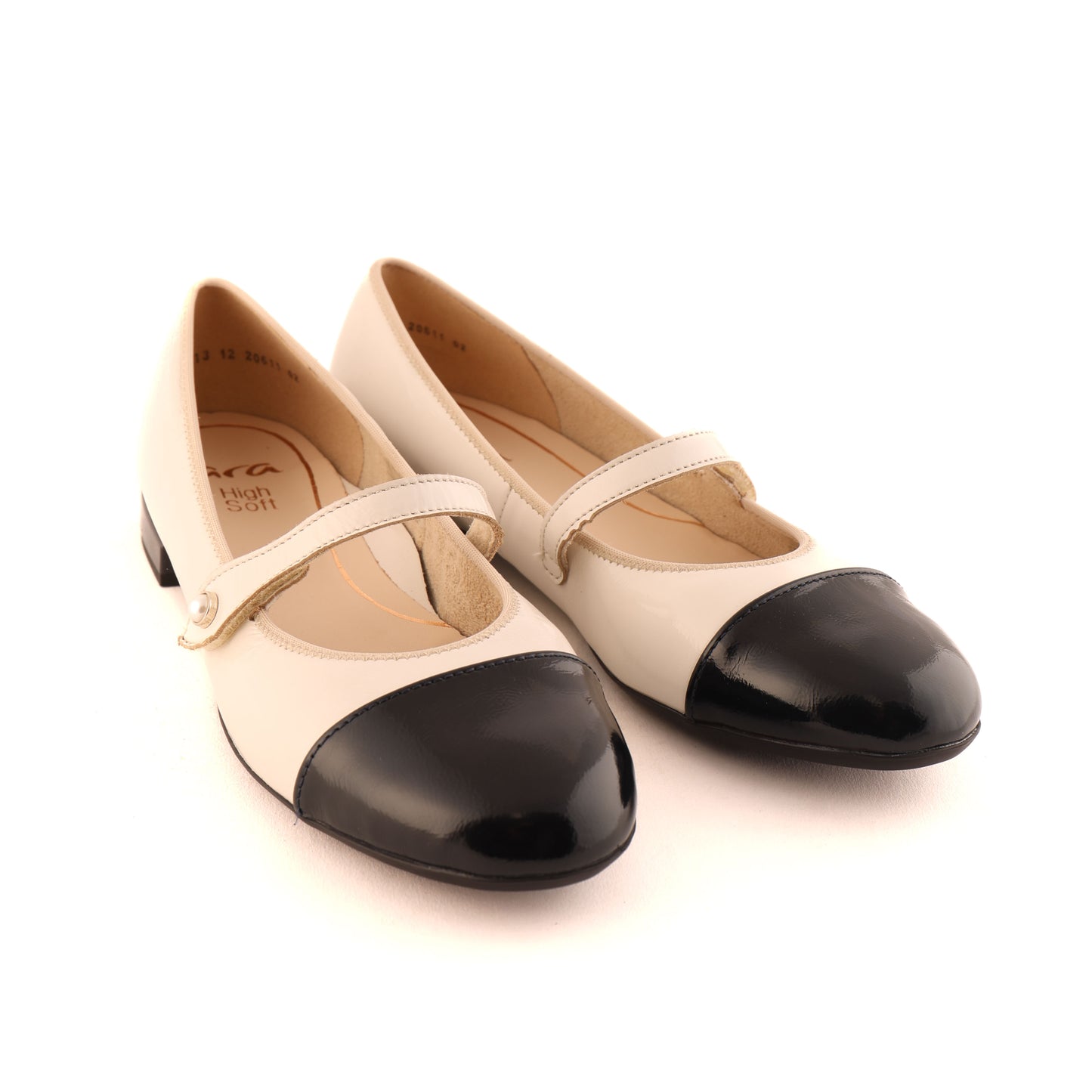 20611 Cream and Black Patent