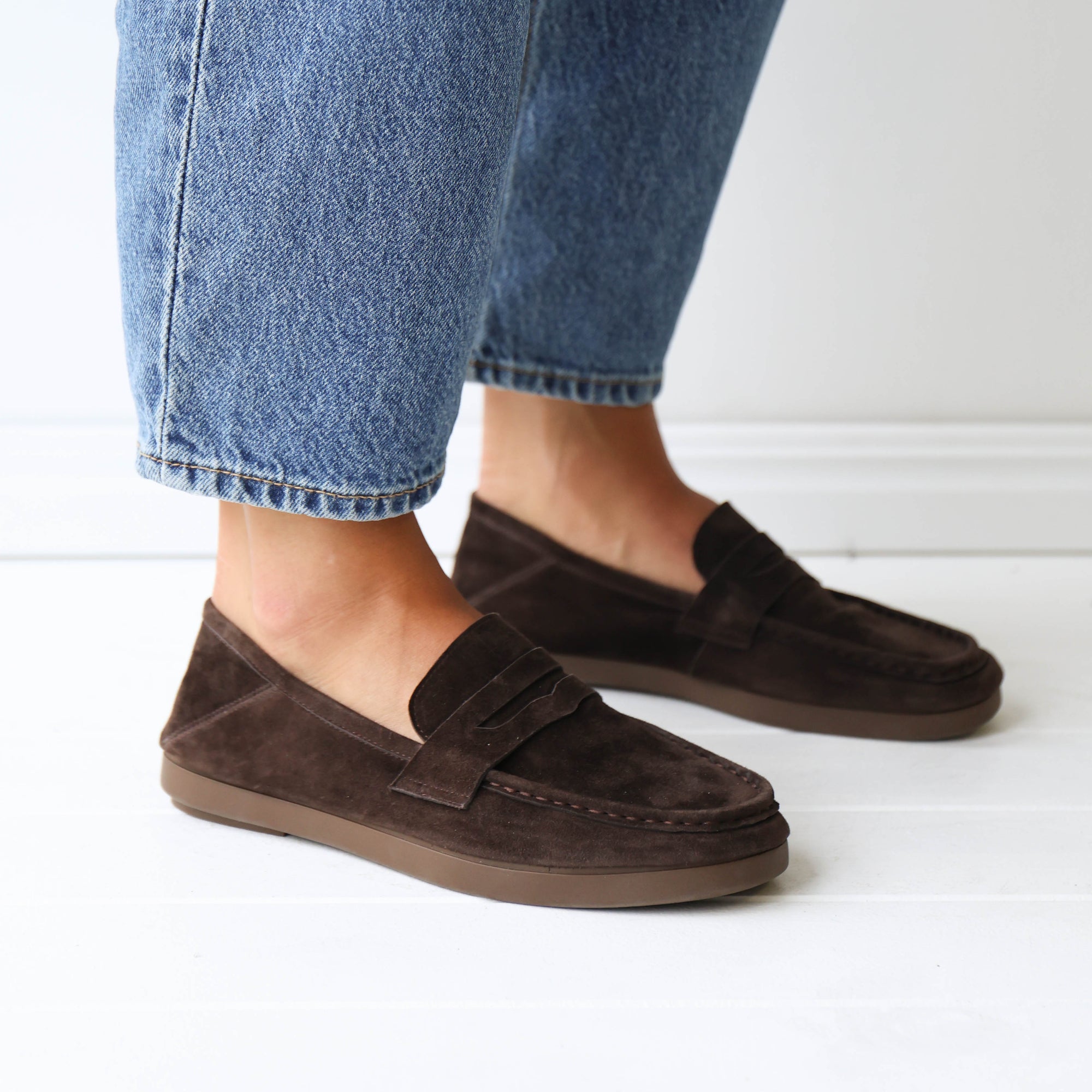 RINGO Dark Chocolate Suede