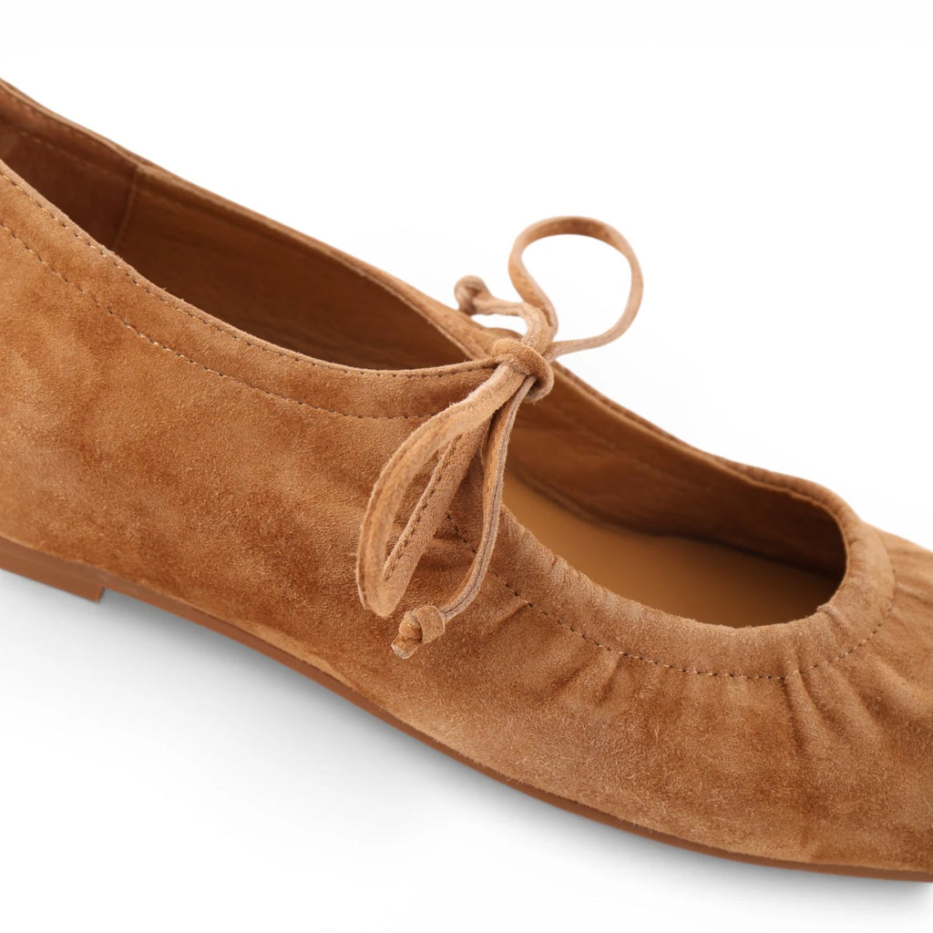REGIO Tan Suede
