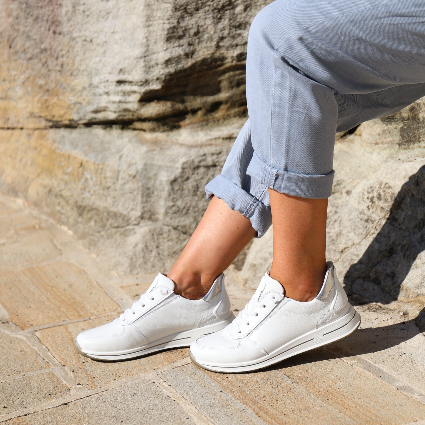24836 White and Silver