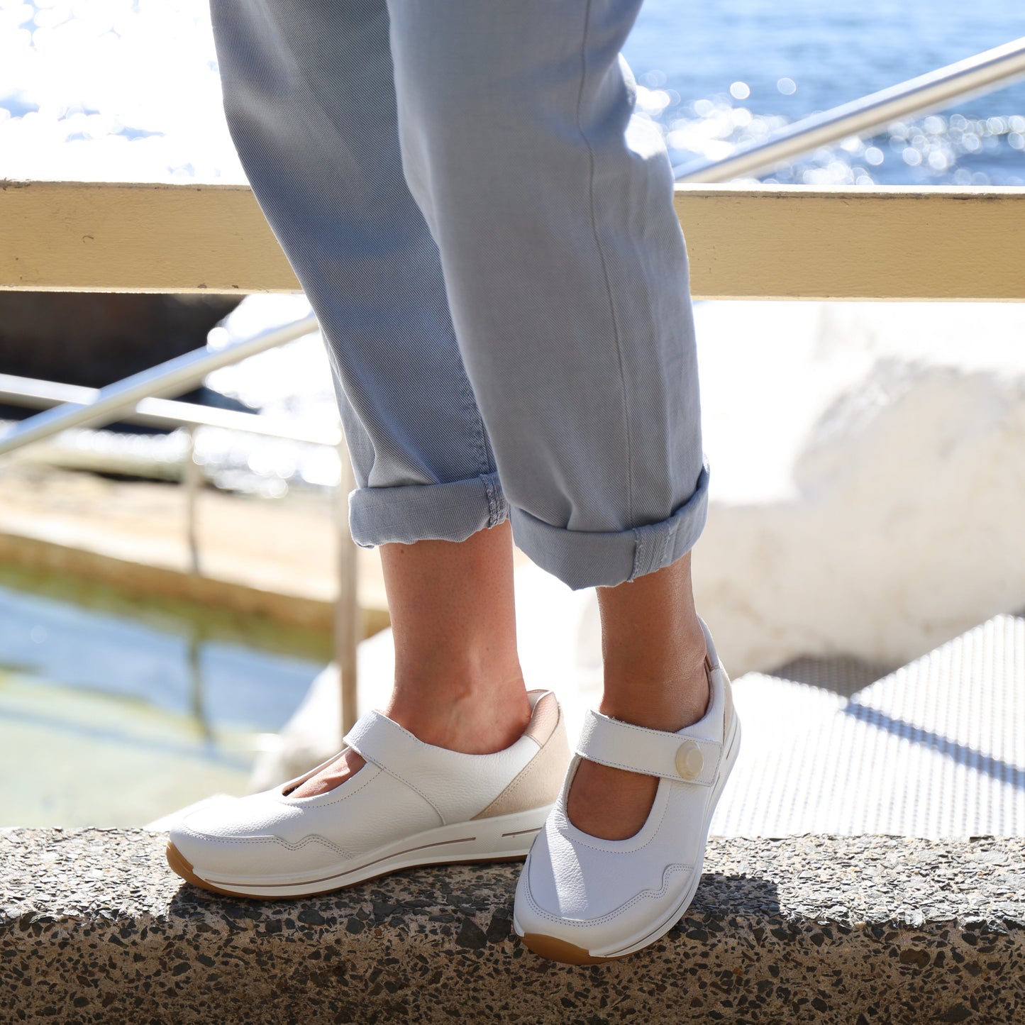 24814 White Multi