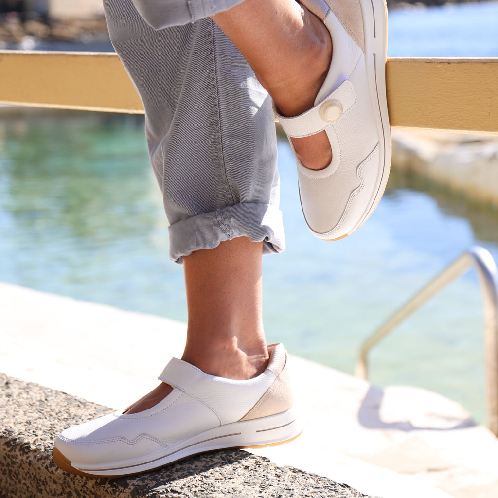 24814 White Multi