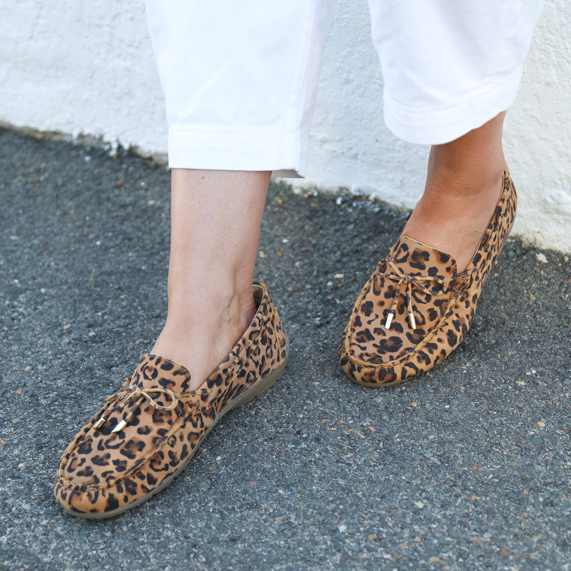 19212 Leopard Suede