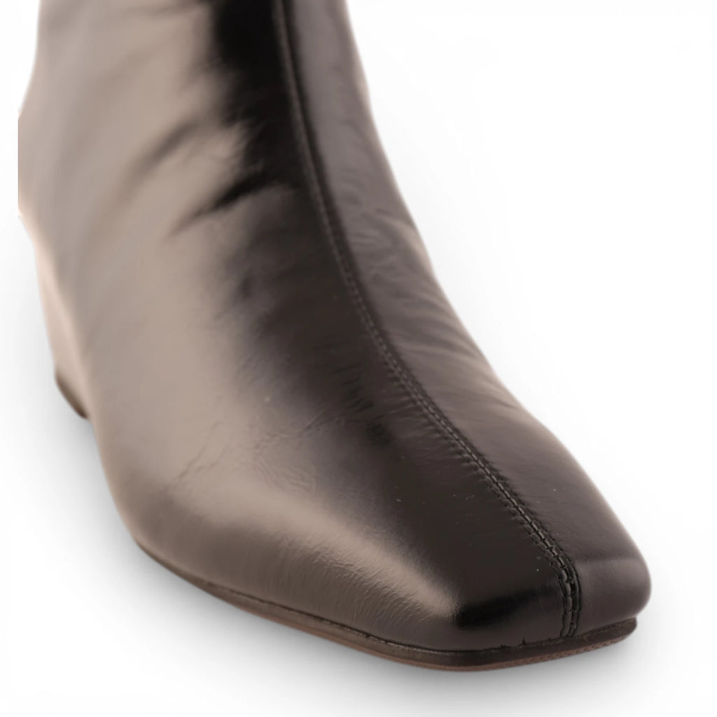 RICKIE Black Shiny