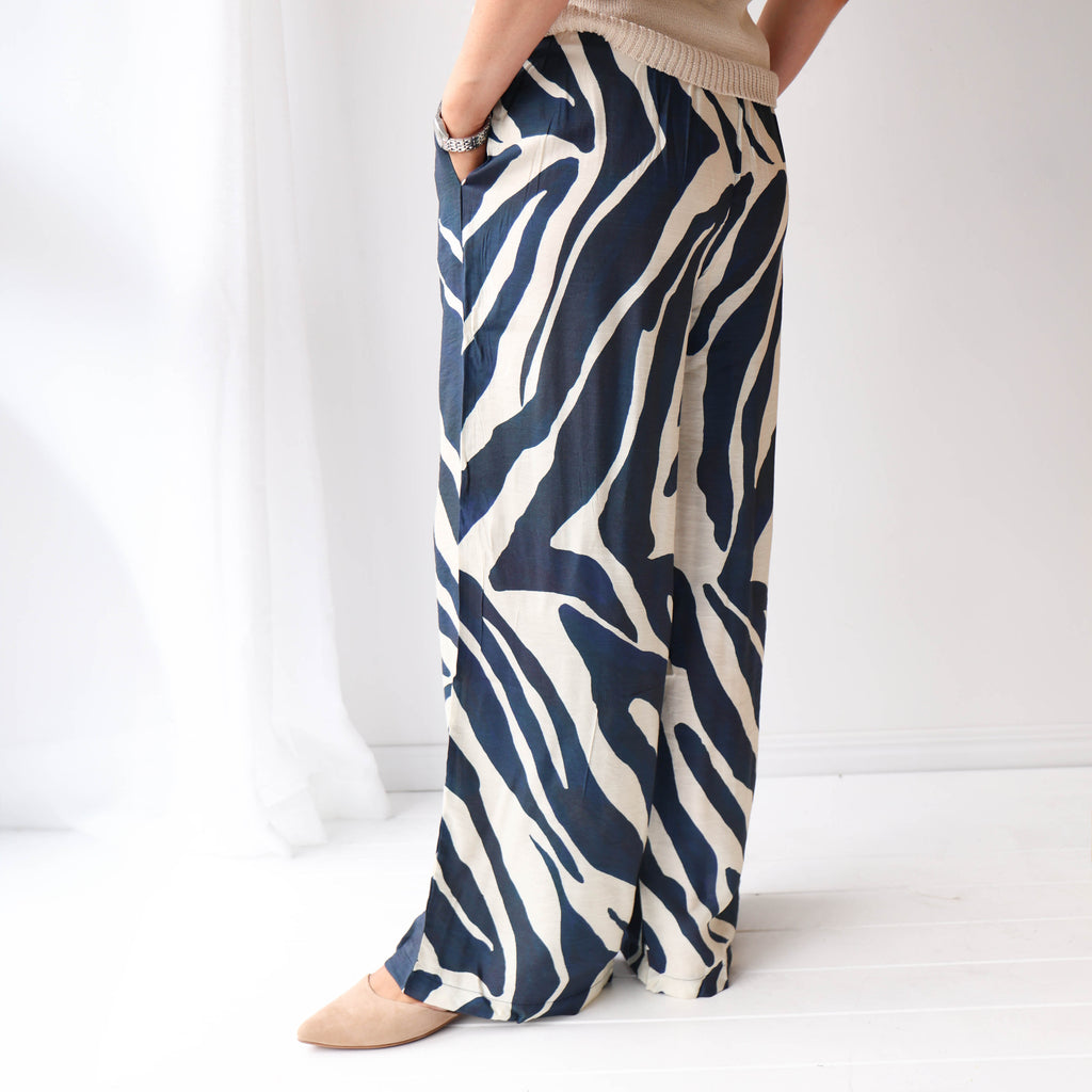 DELILAH Navy