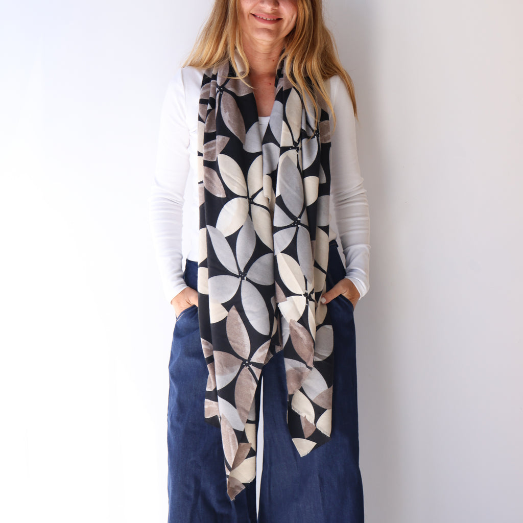 CHIC Black Multi