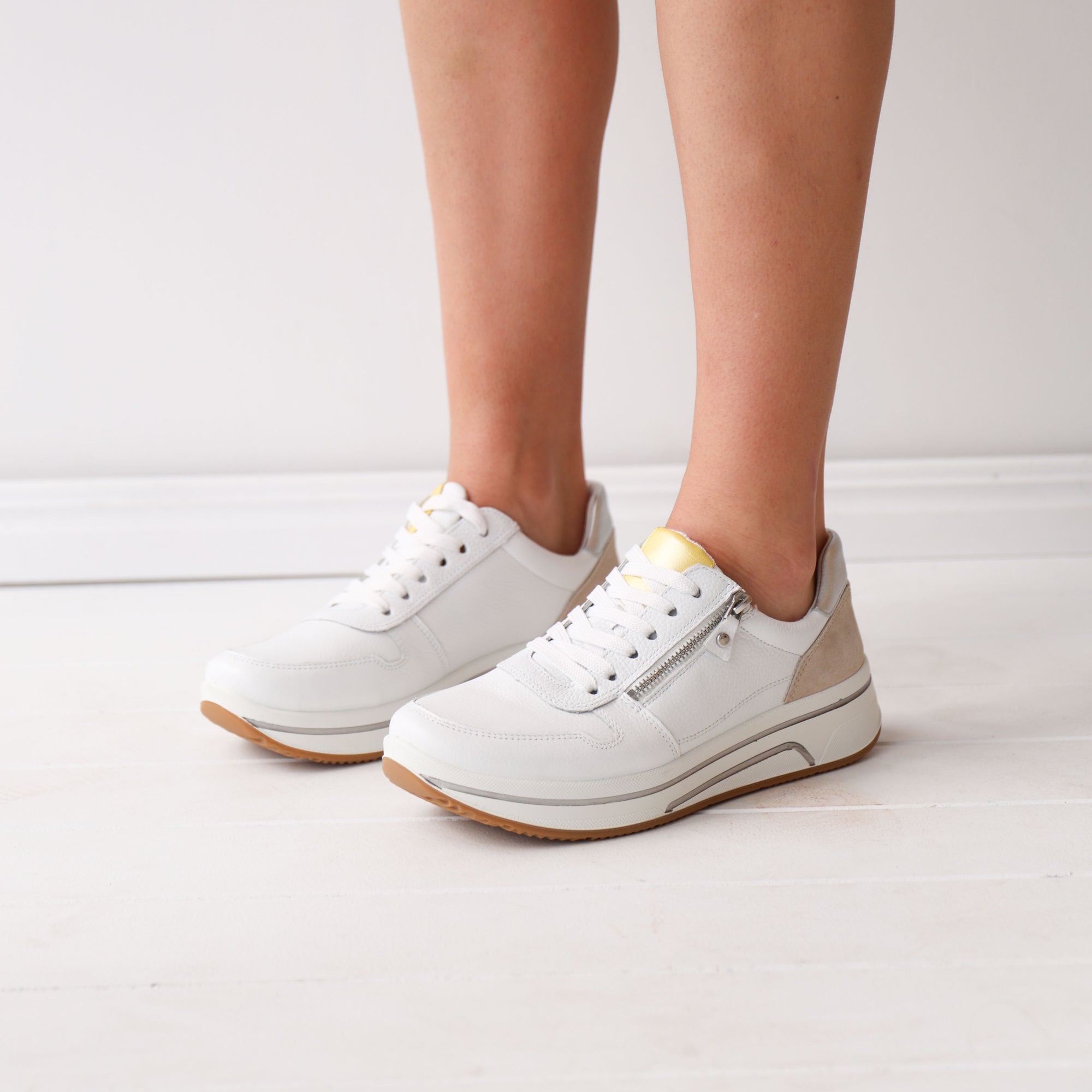 27540 White and Yellow