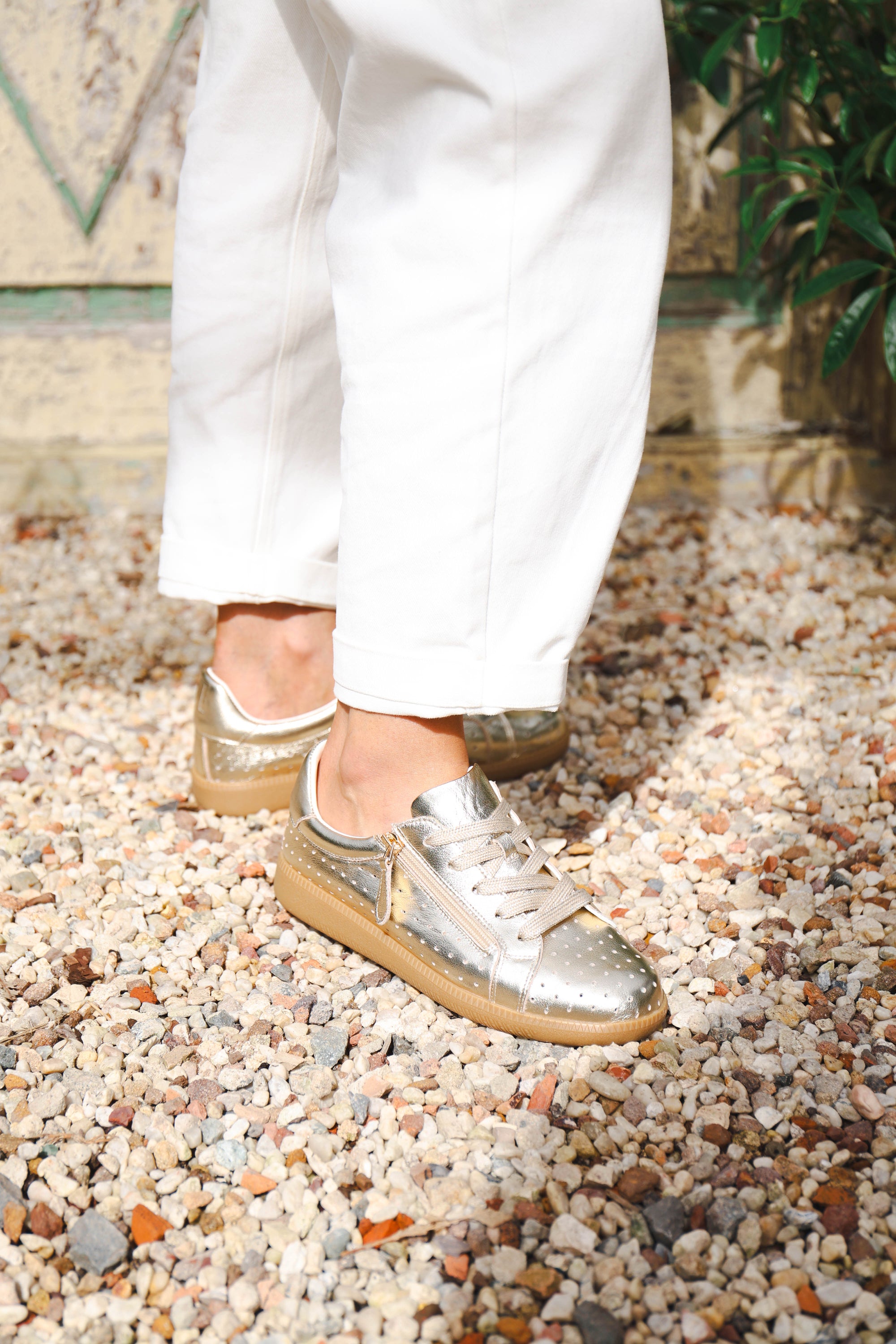 RIGGS PERF Light Gold