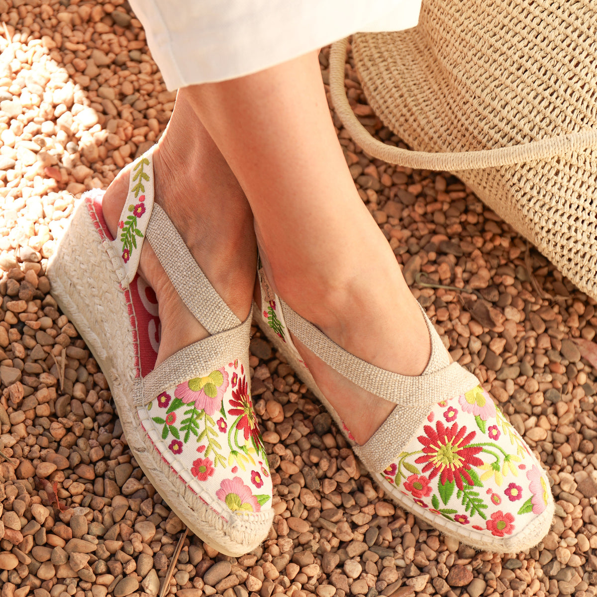 MONTJOI Red Floral