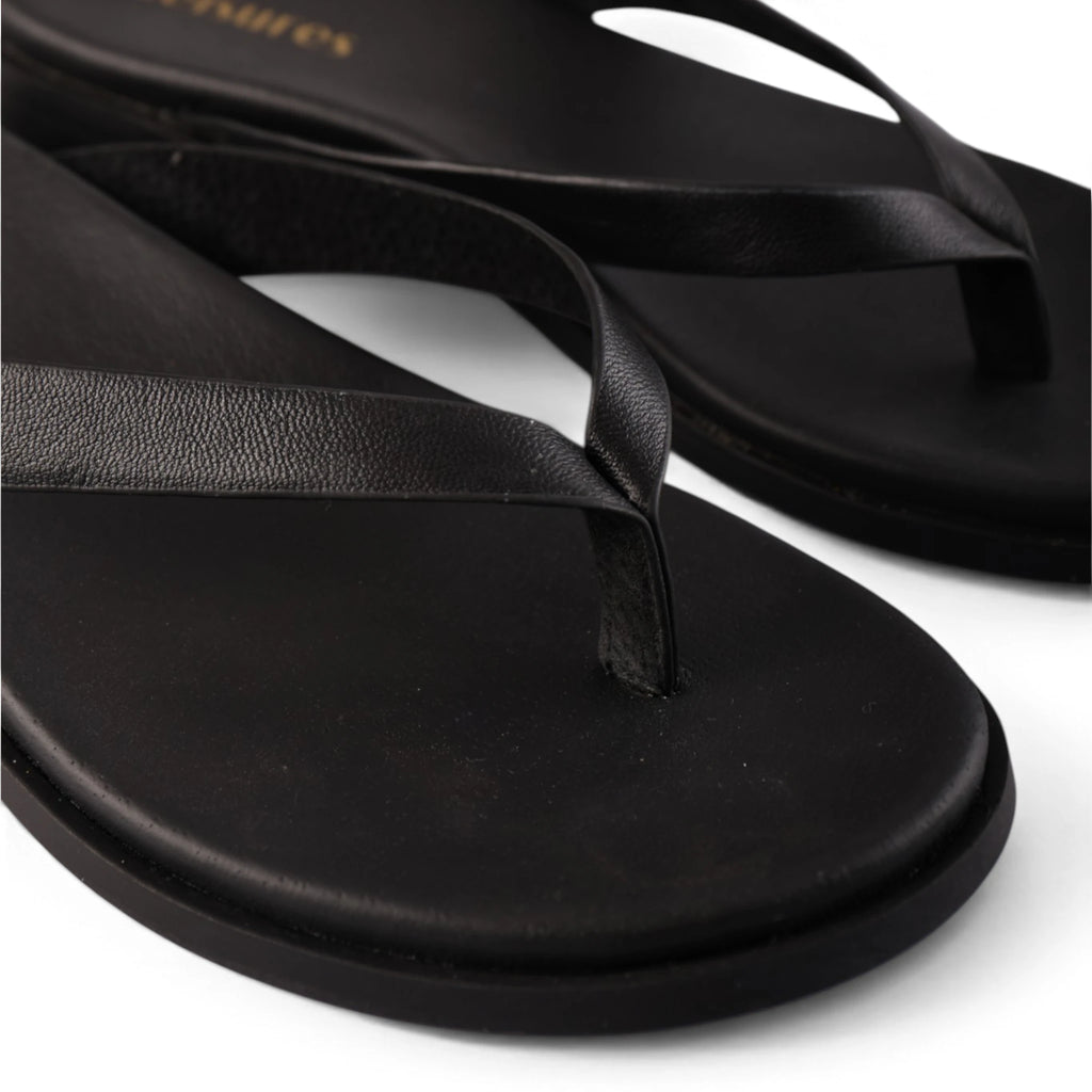 DUSTY Black