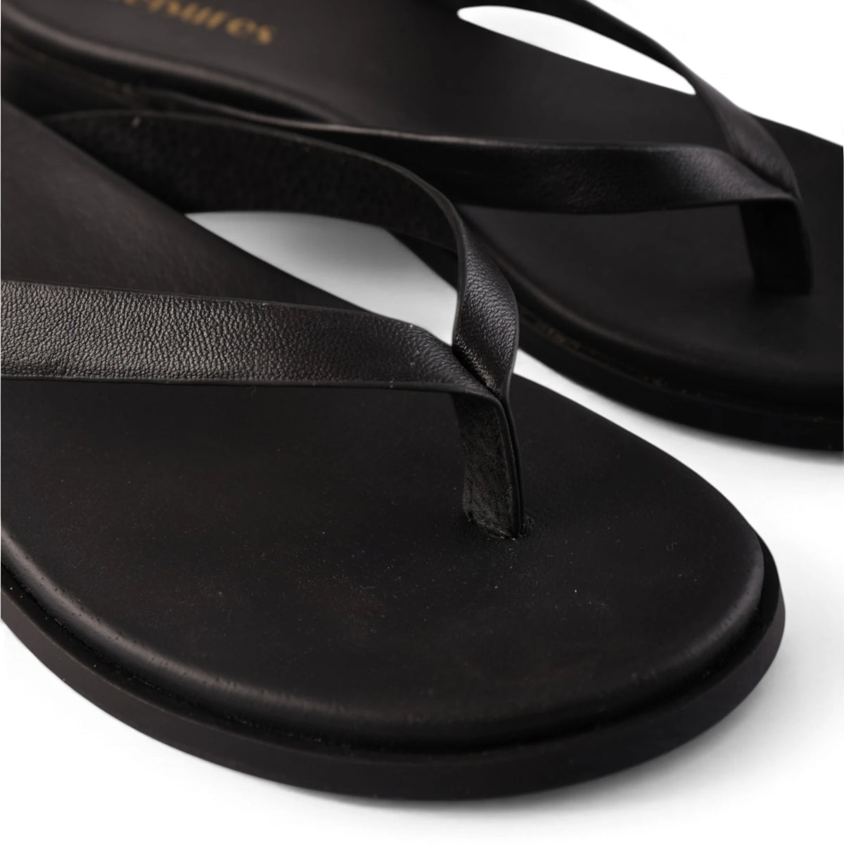 DUSTY Black