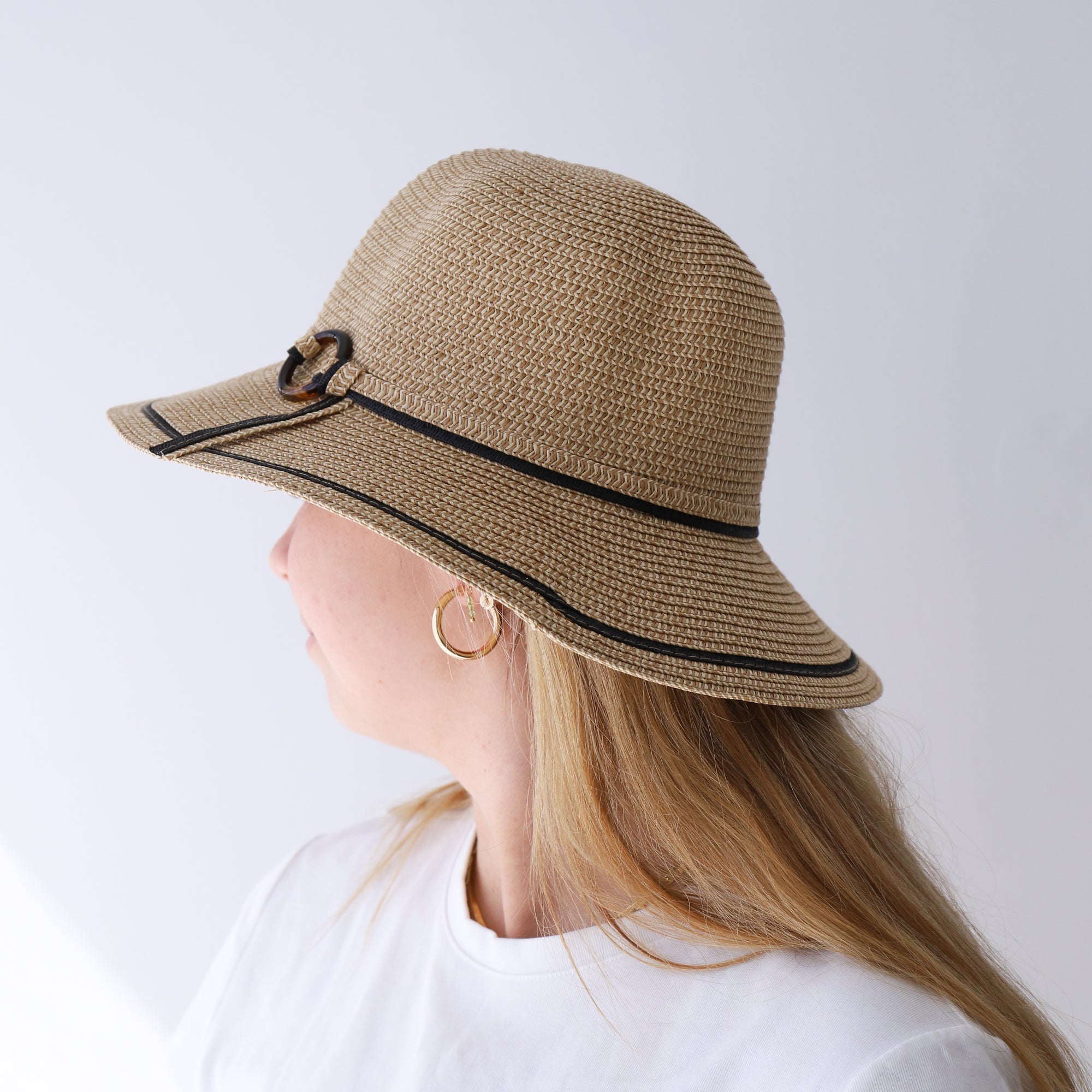 PRU Natural and Black