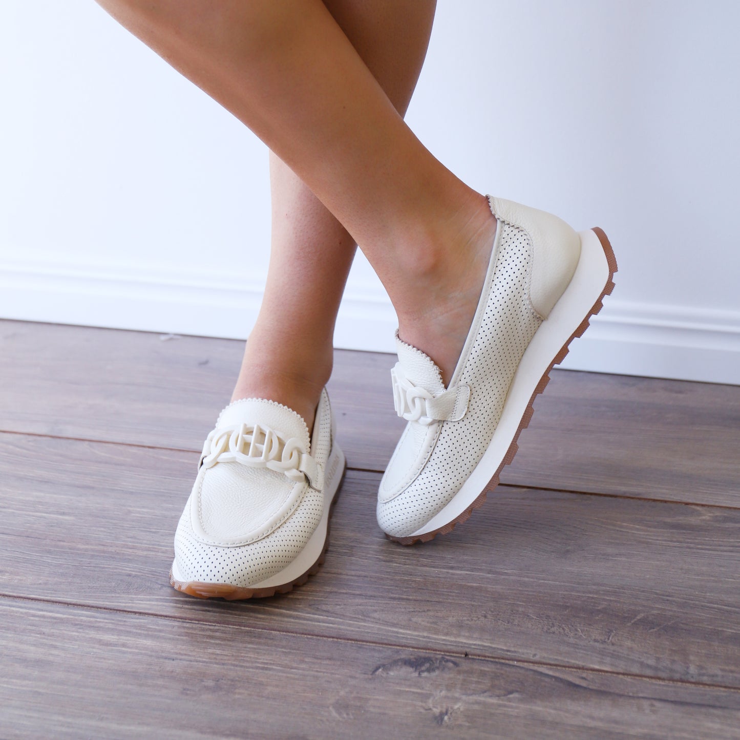 SADELLA Off White