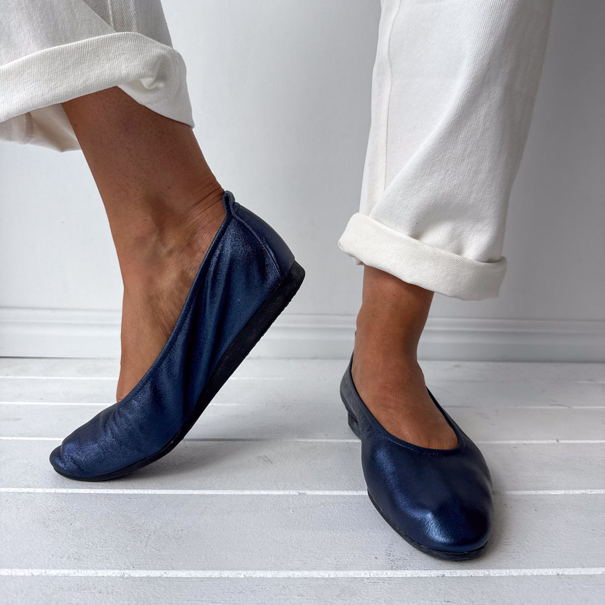 LAIUS Navy Metallic