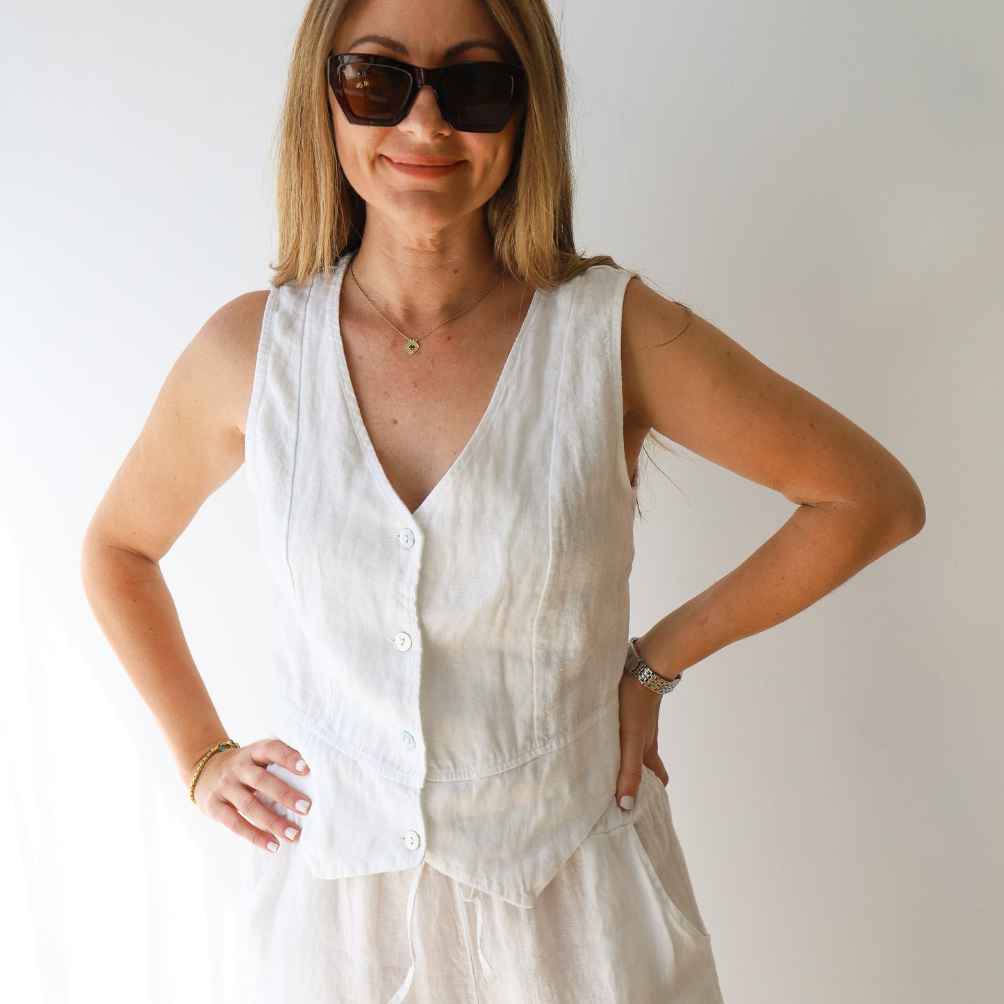 JAYA White