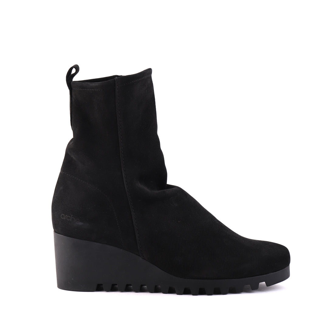LARAZO Black Suede