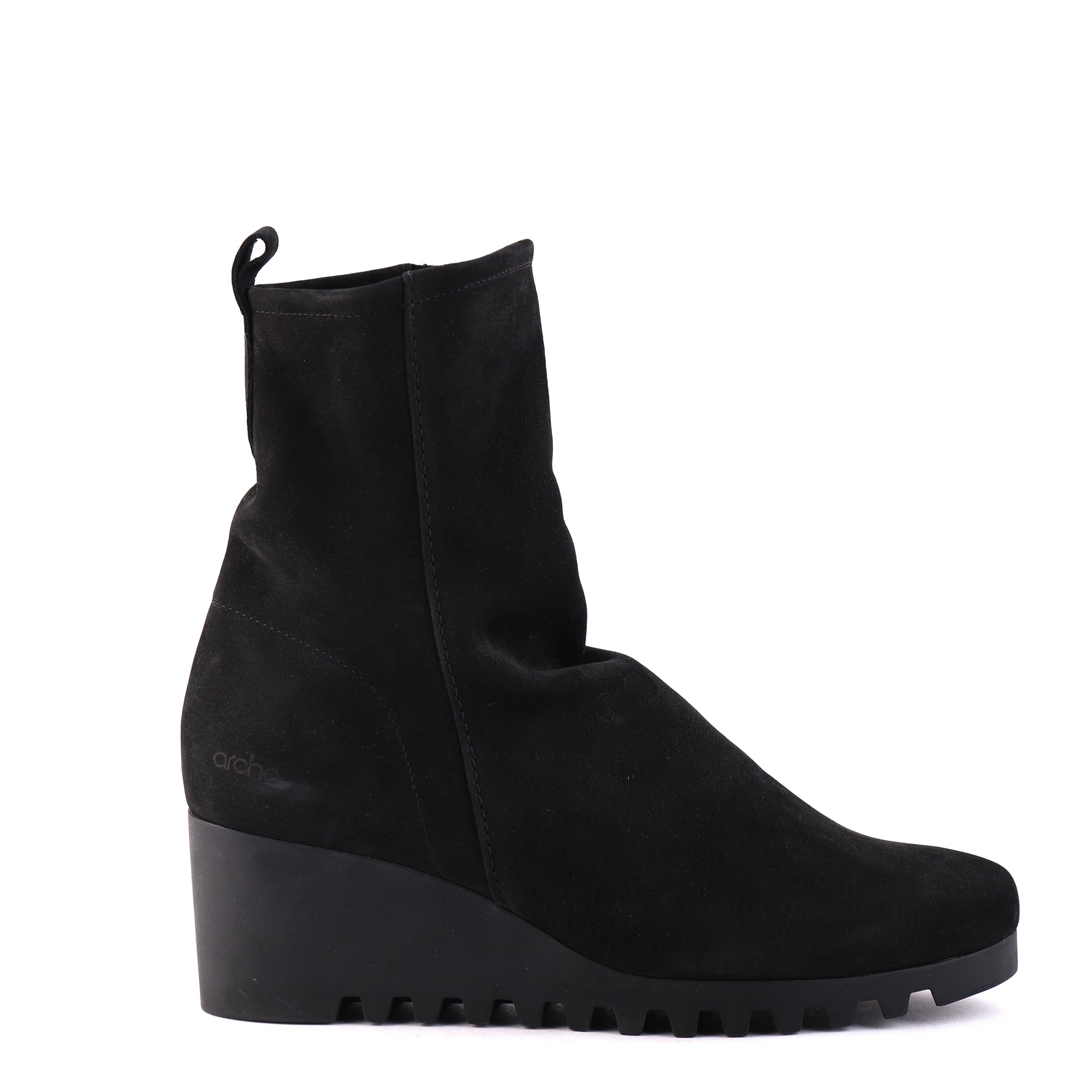 LARAZO Black Suede