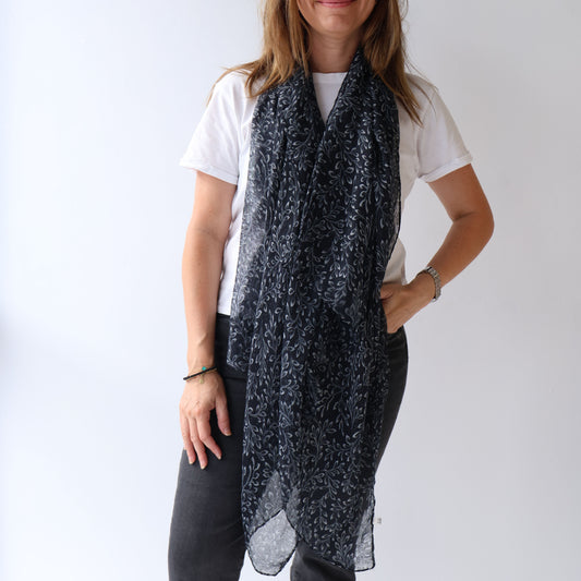 PHILOMENA Black and Grey