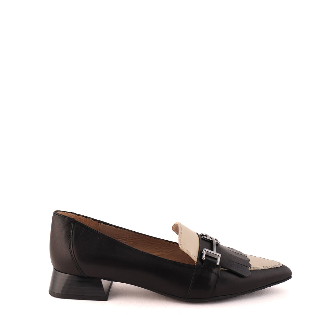 SCILIA Black and Cream