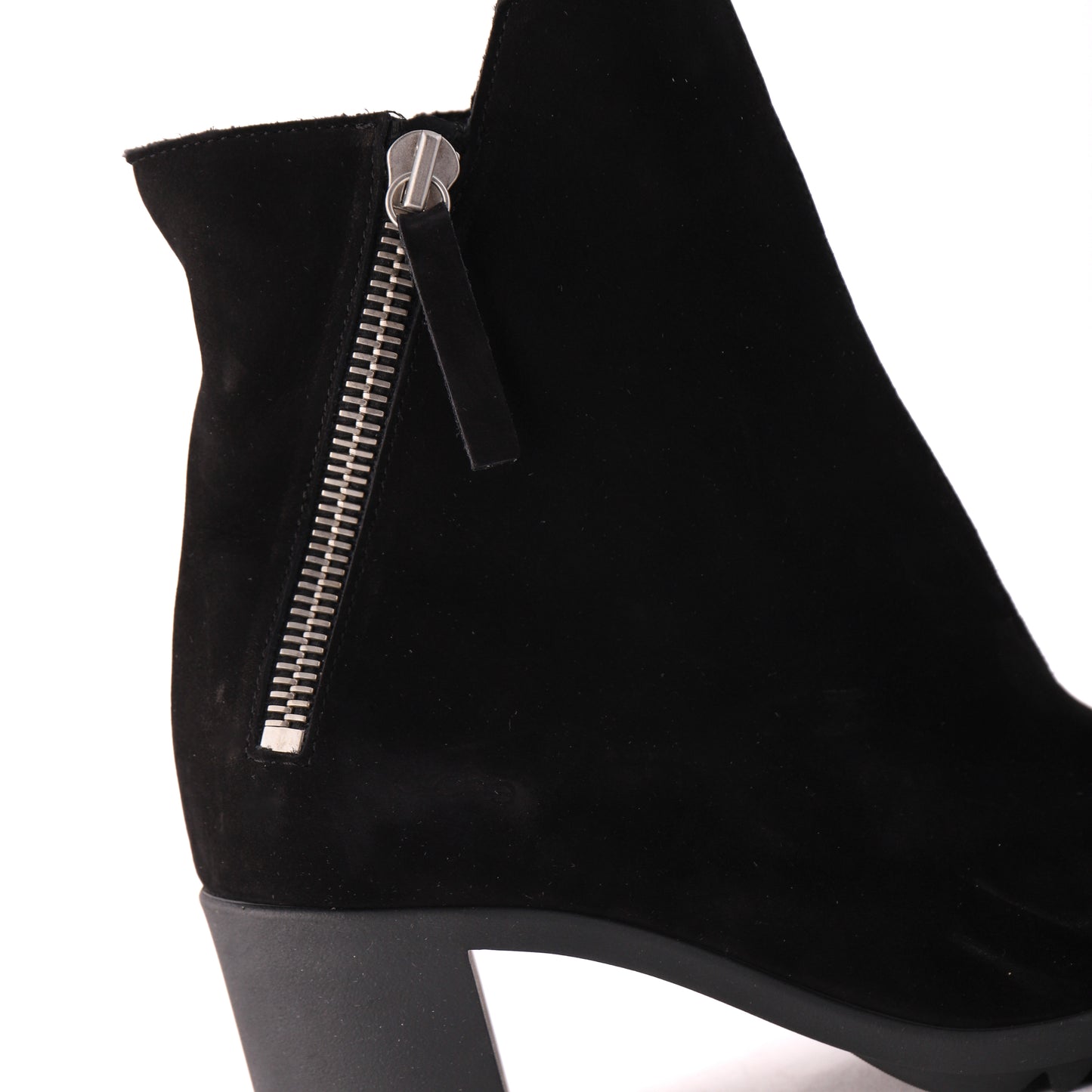 SHELBA Black Nubuck