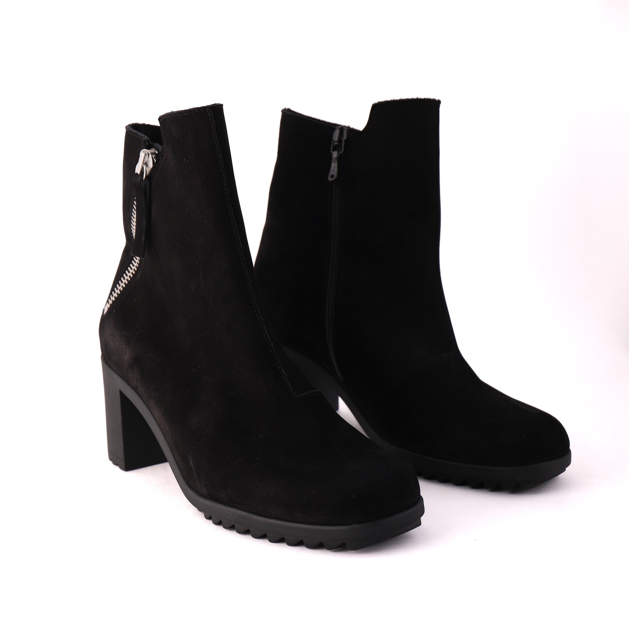 SHELBA Black Nubuck