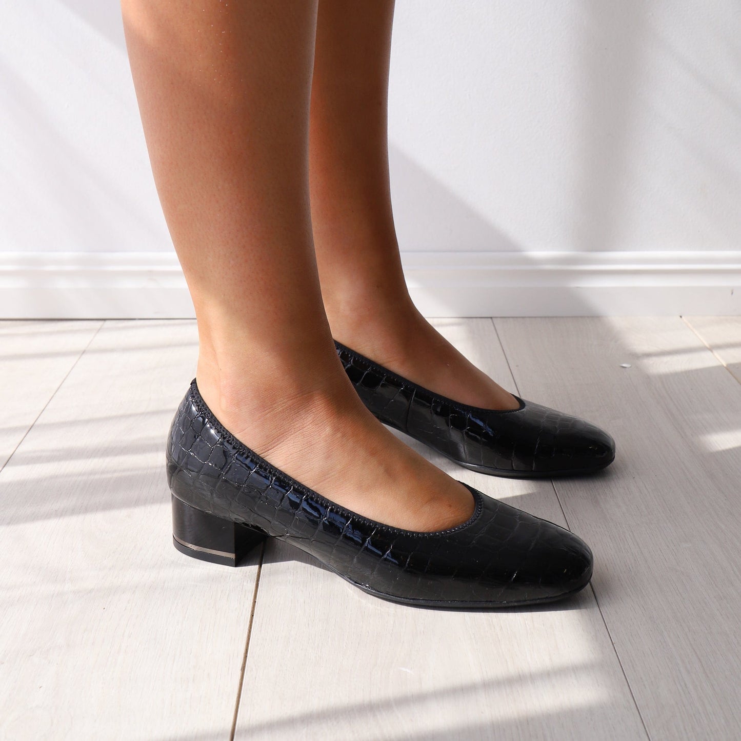 ARA LOW COURT SHOES 11838 Black Croc Patent