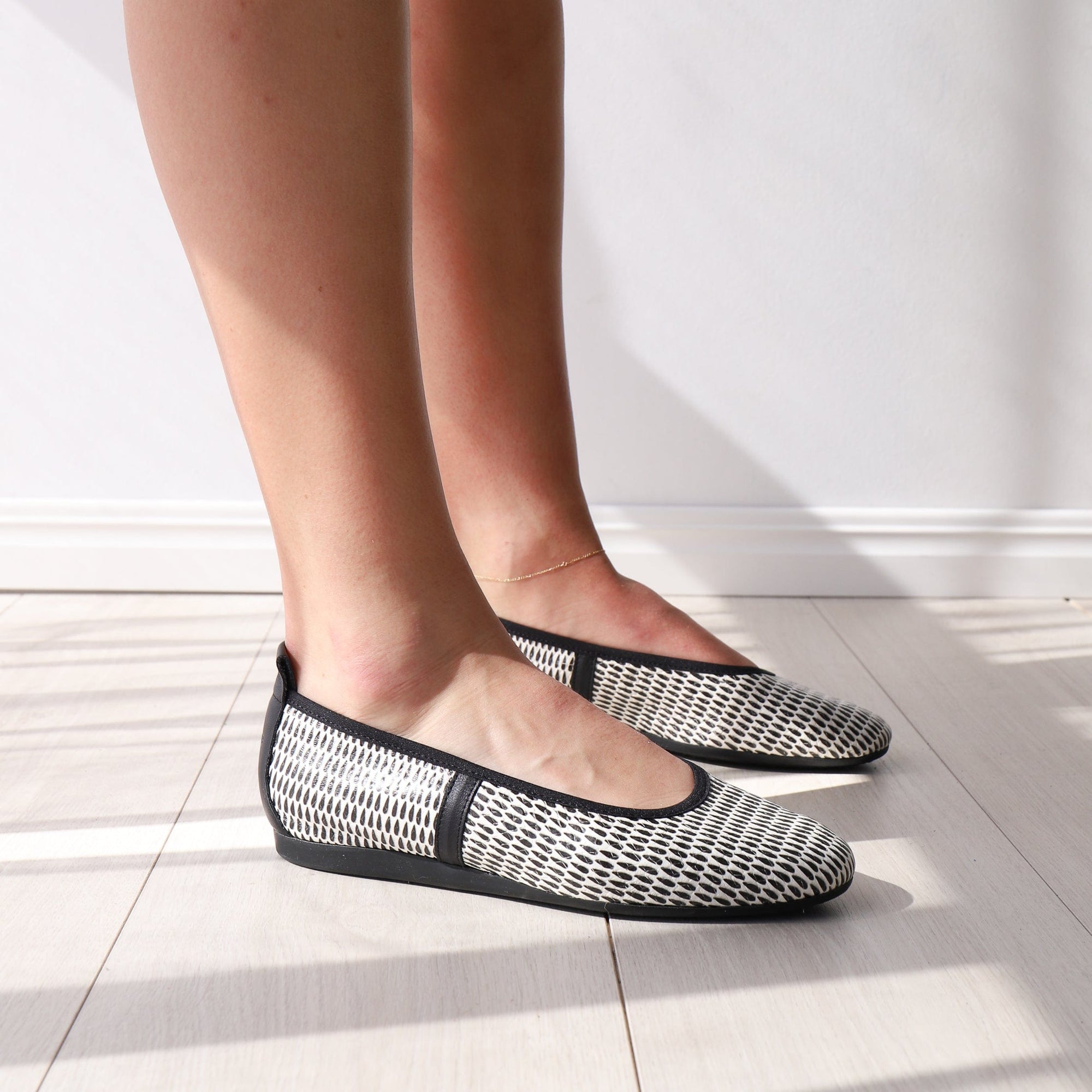 ARCHE BALLETS LAMOUR Black And White