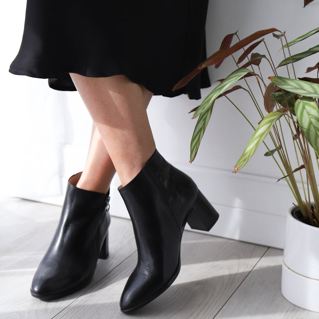 HISPANITAS MEDIUM HEELED ANKLE BOOTS SMITH Black