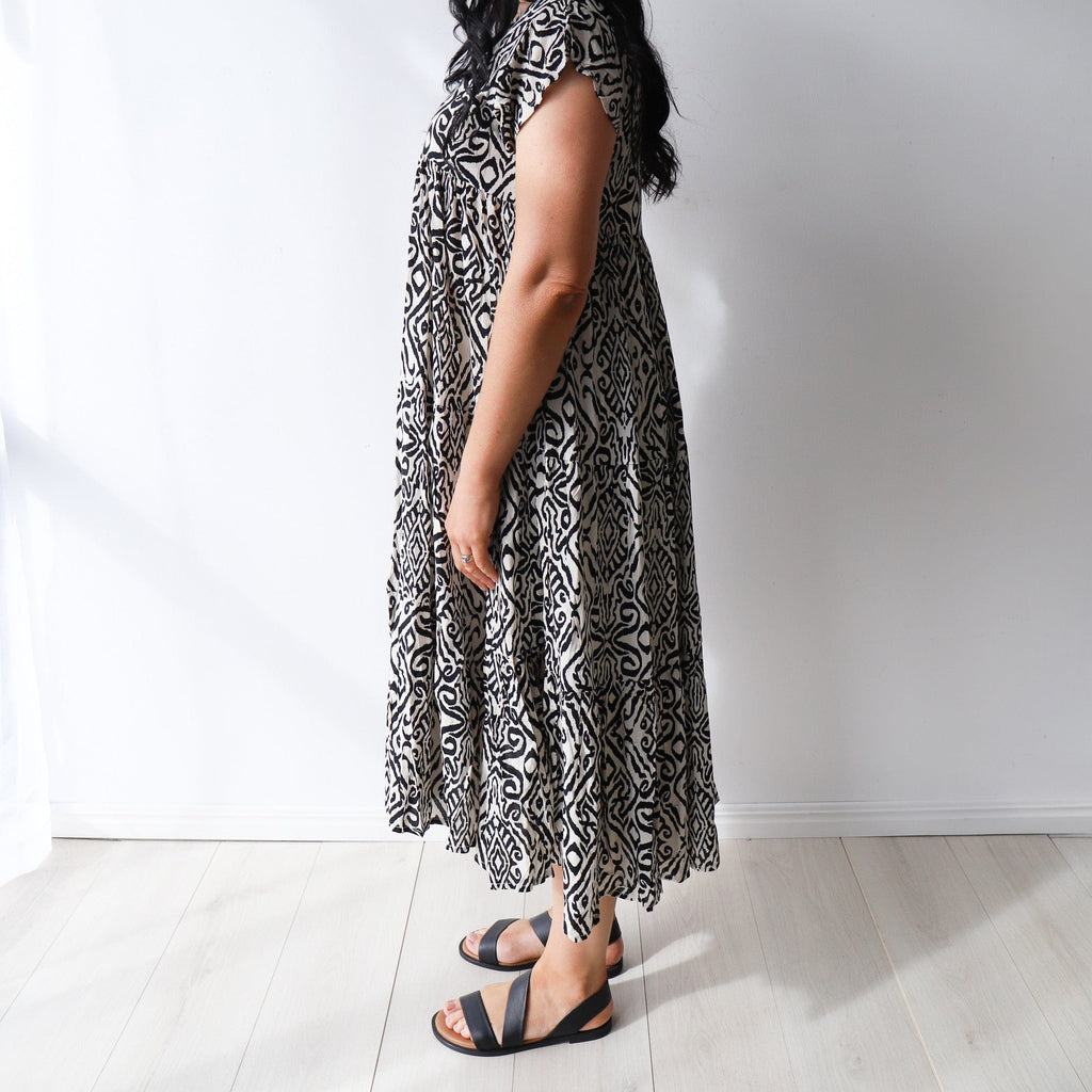 LEISURES ACCESSORIES SUMMER APPAREL CARTLIN Black and Beige Pattern