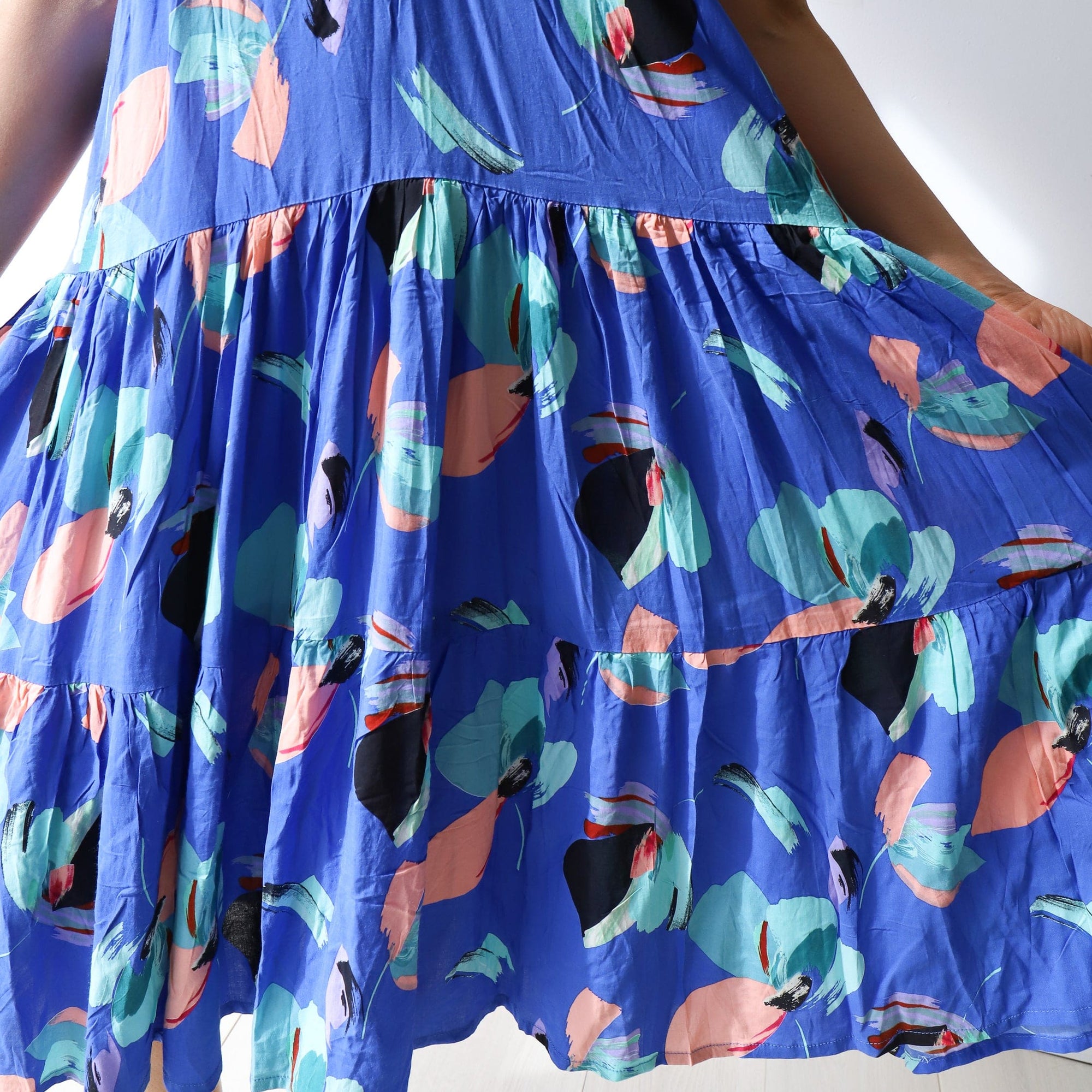 LEISURES ACCESSORIES SUMMER APPAREL CARTLIN Cobalt Abstract Flower