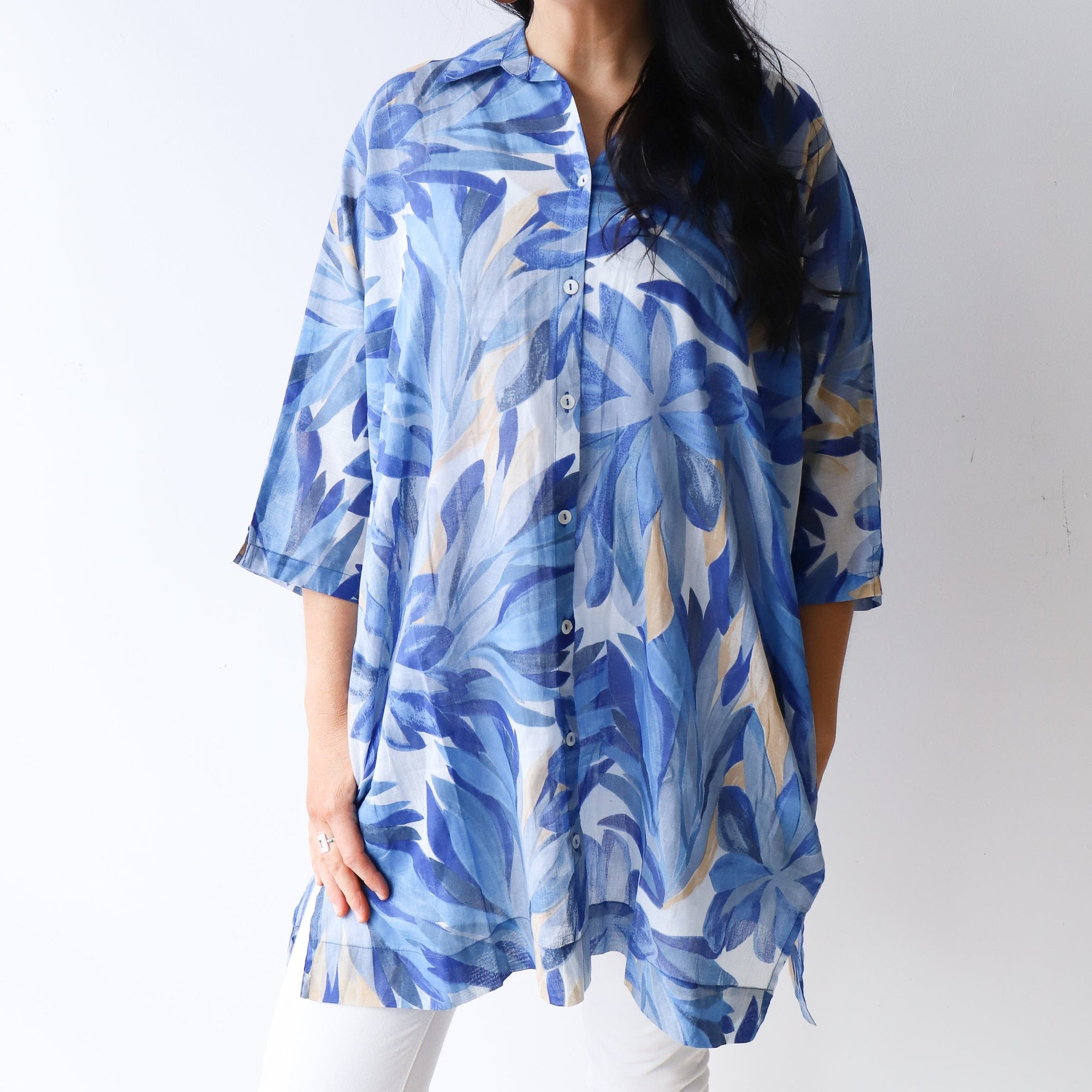 LEISURES ACCESSORIES SUMMER APPAREL CHRIS Blue and Tan Flower