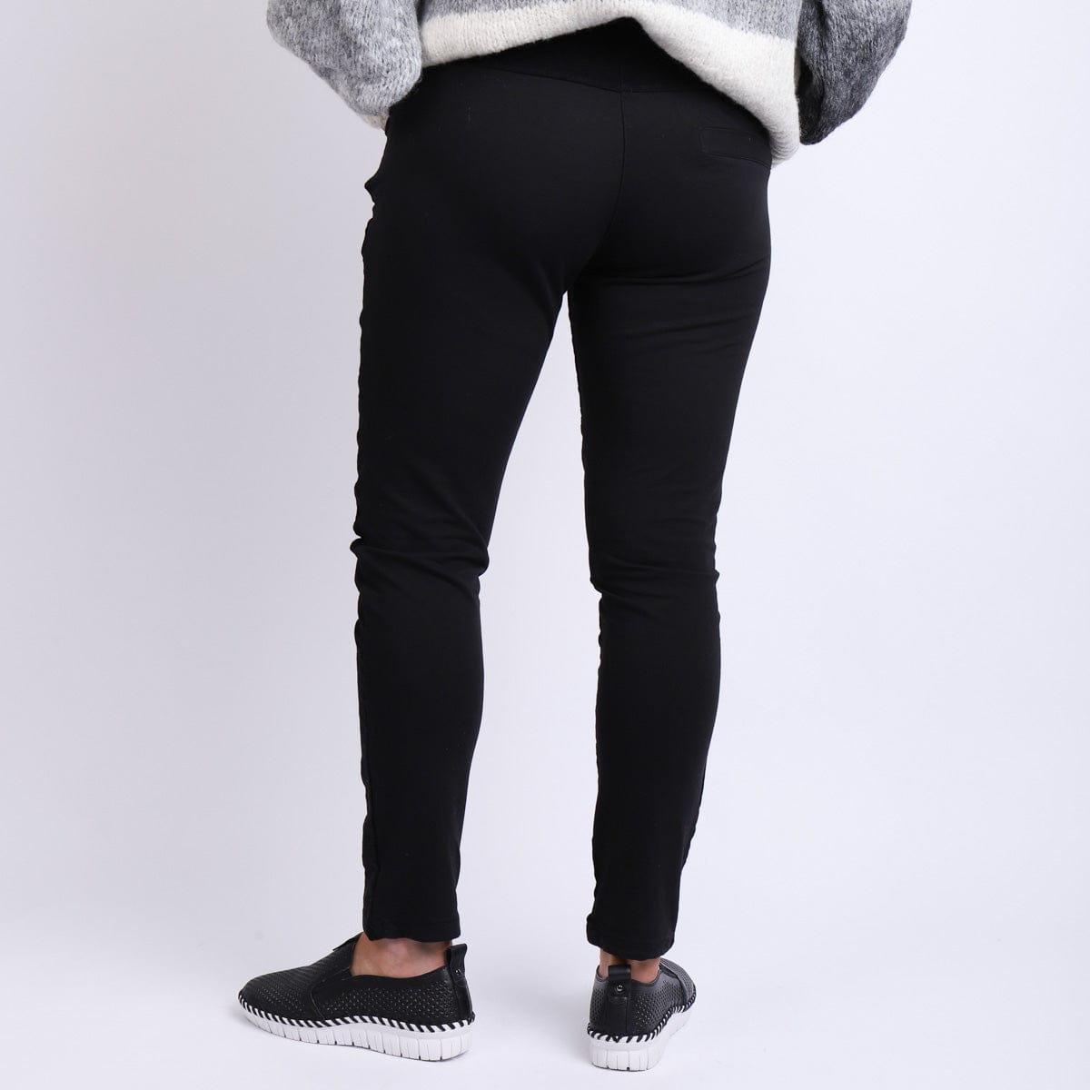 LEISURES ACCESSORIES WINTER APPAREL JORDANA Black
