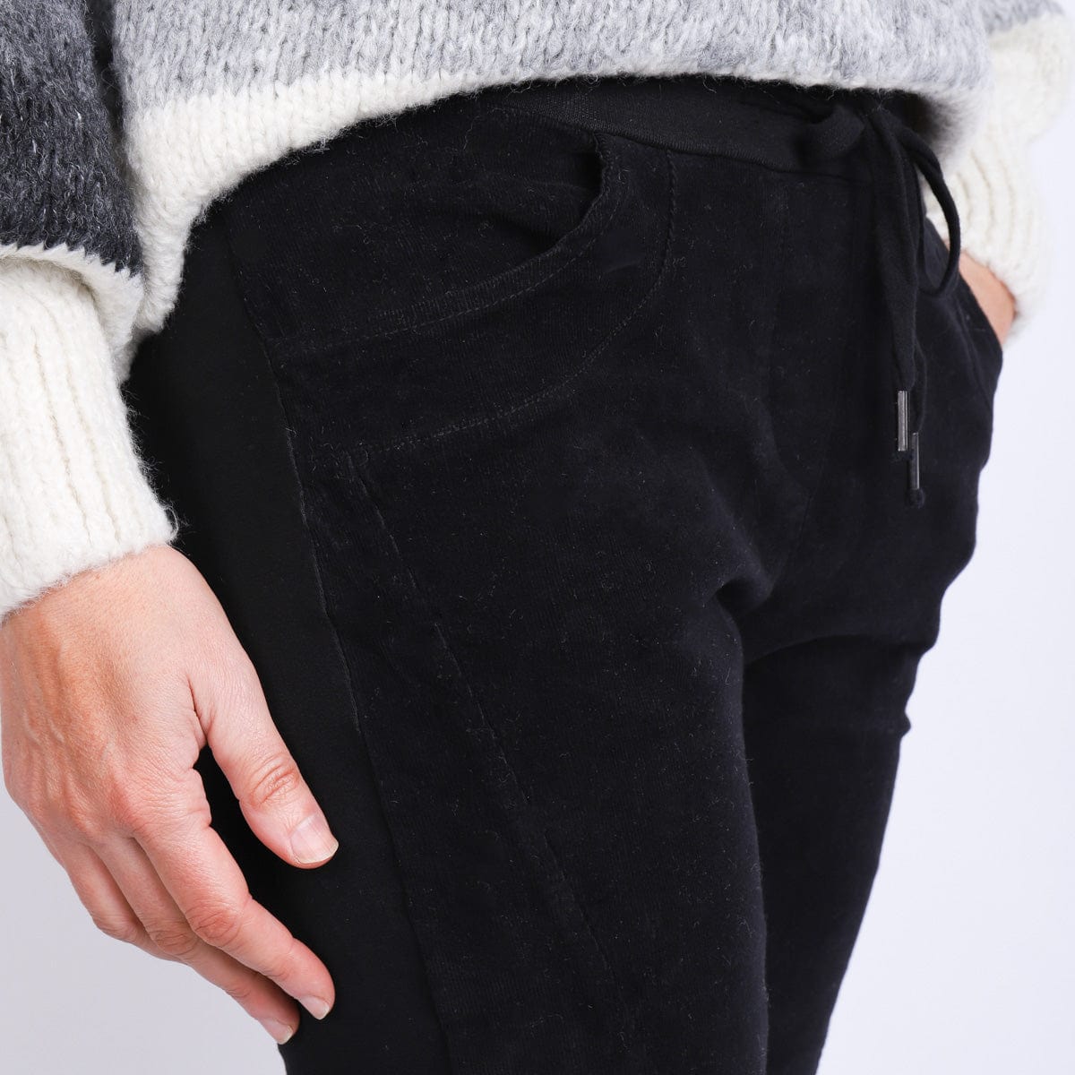 LEISURES ACCESSORIES WINTER APPAREL JORDANA Black