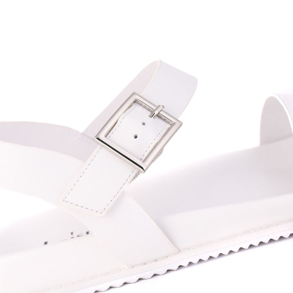 LEISURES FLAT SANDALS RANAIS White