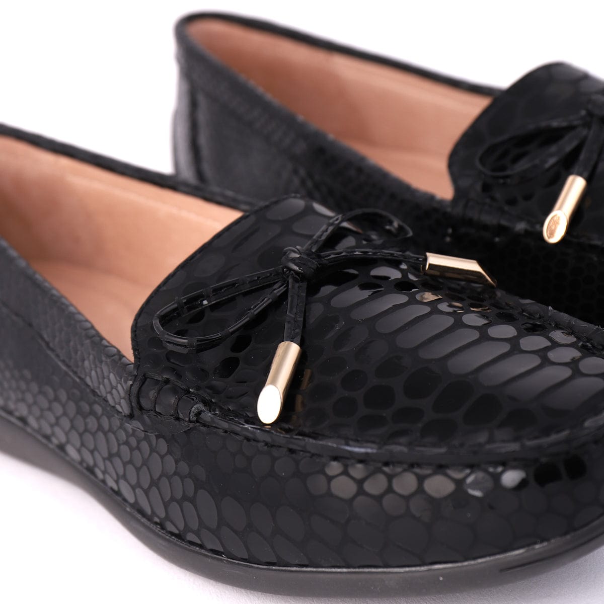 LEISURES LOAFERS ERIN Black Croc Patent