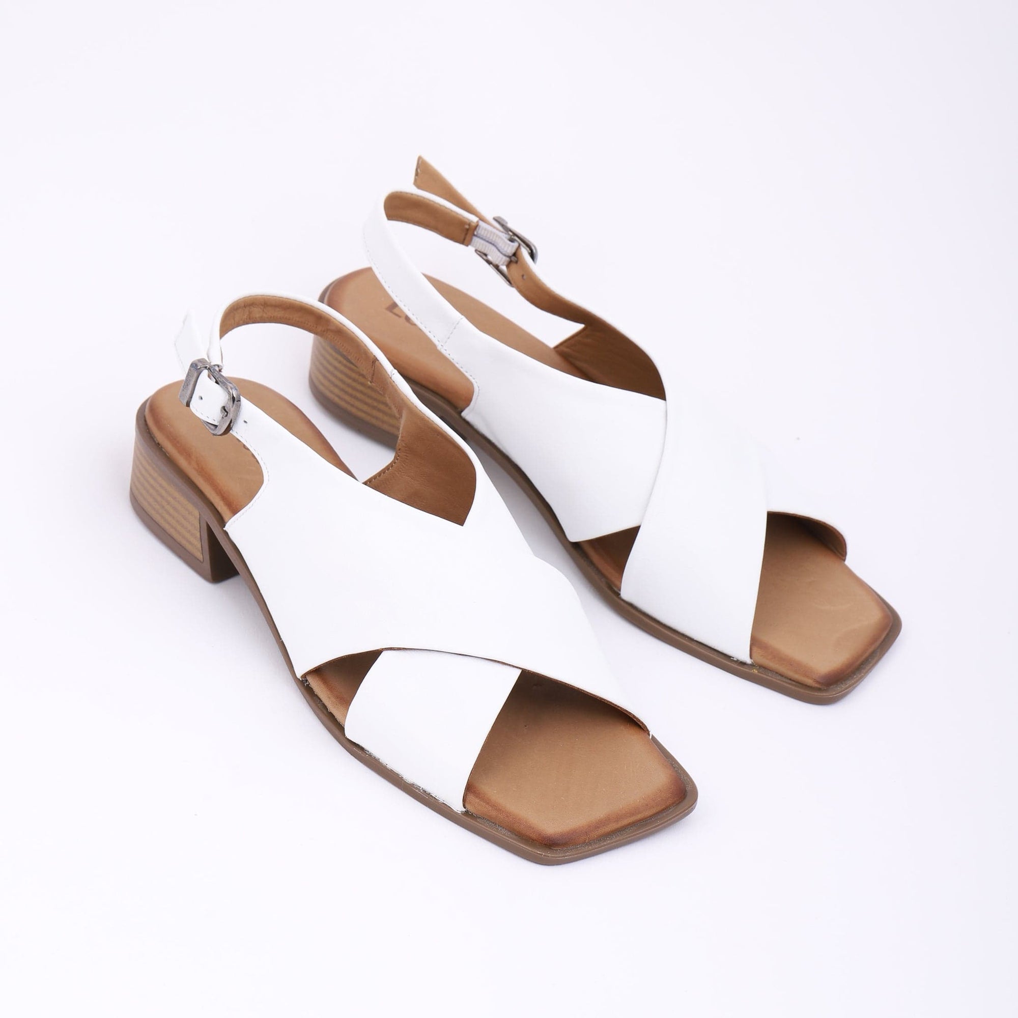 LEISURES LOW HEELED SANDALS RITA White
