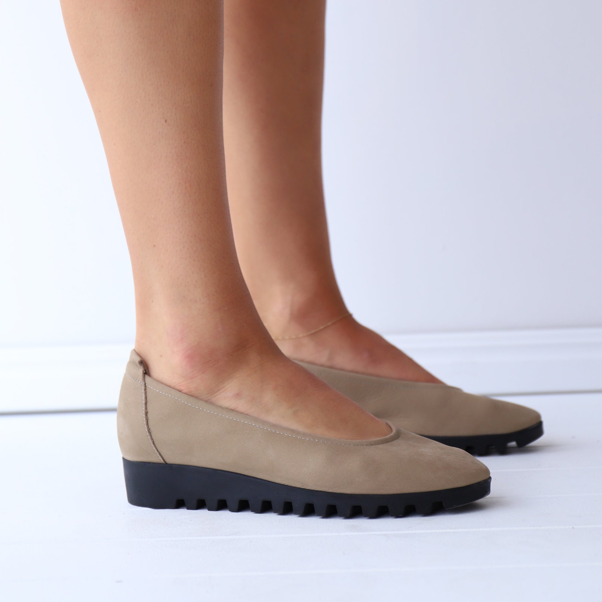 LOMIS Taupe