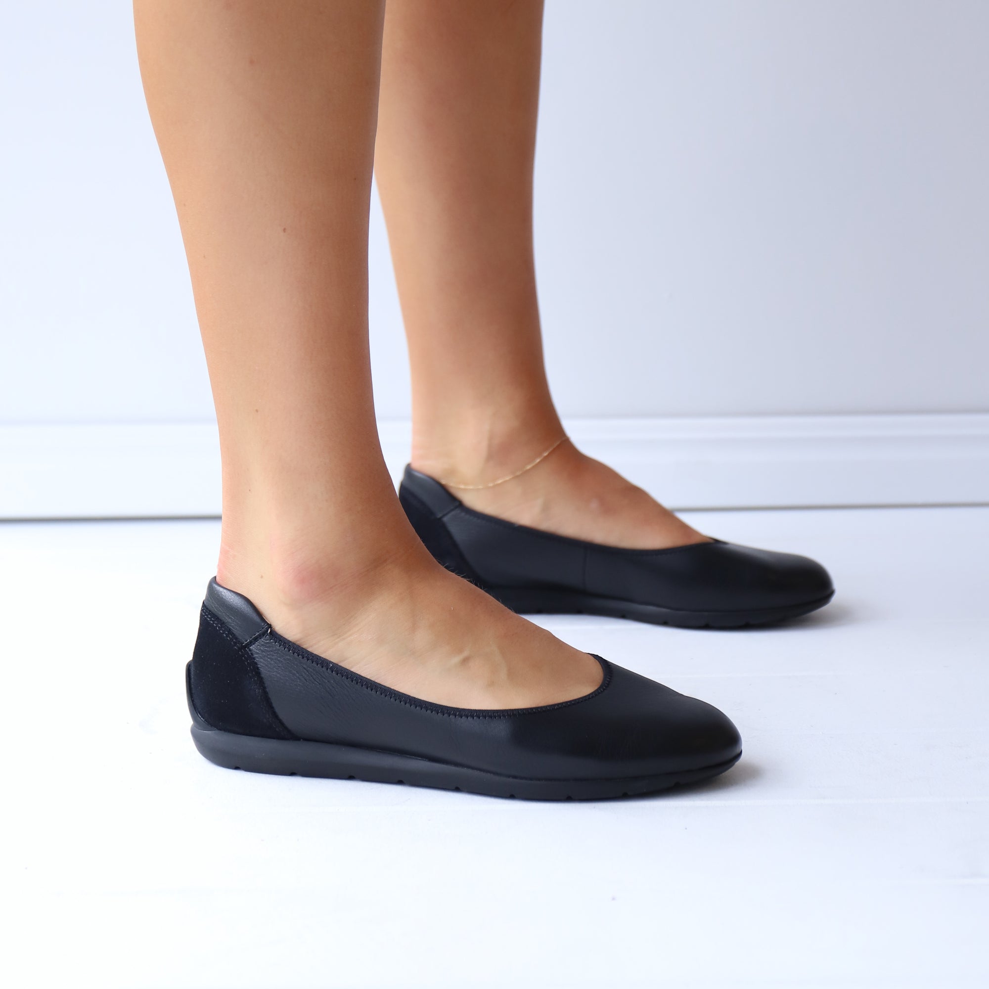 13302 Black