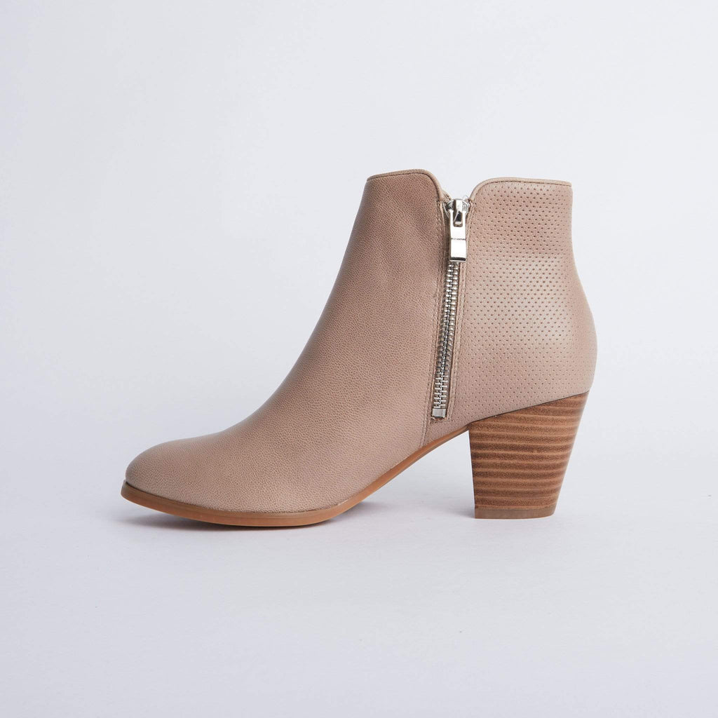 EUNICE JACKSON ANKLE BOOTS ELECTRIC