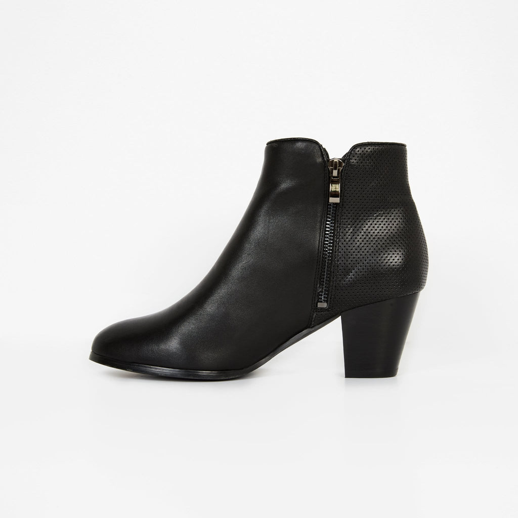 EUNICE JACKSON ANKLE BOOTS ELECTRIC