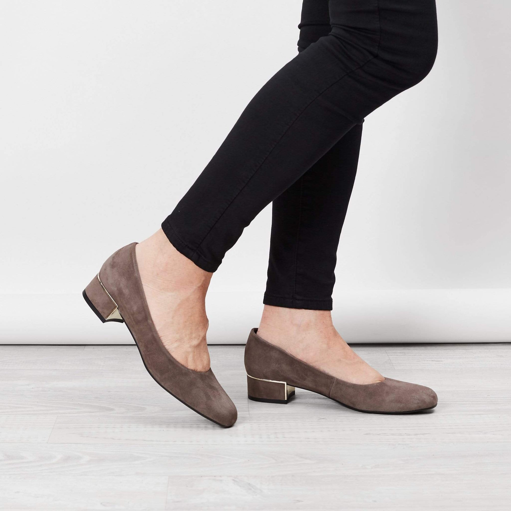 EUNICE JACKSON LOW COURT SHOES ELBA