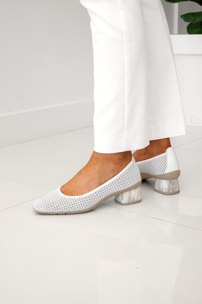 HISPANITAS LOW COURT SHOES SASHI