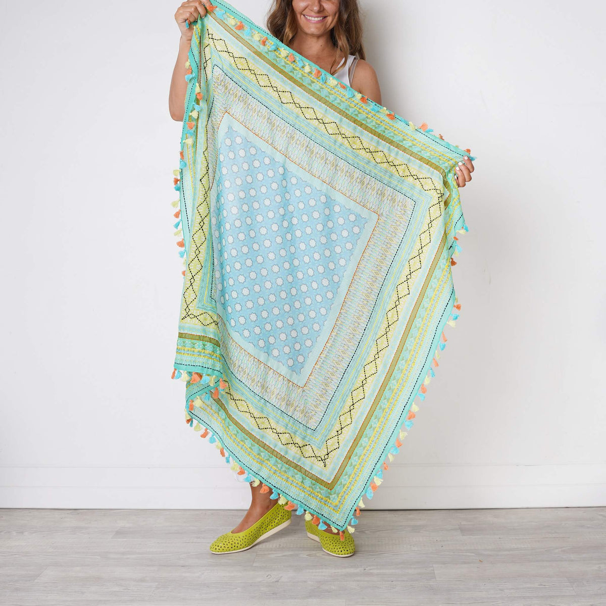 LEISURES ACCESSORIES SCARVES CATEN