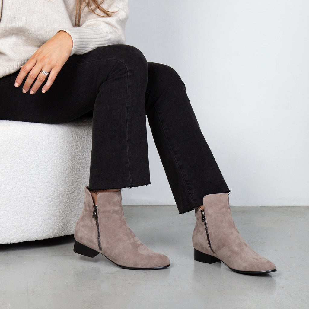 LEISURES ANKLE BOOTS ELLYSE Taupe Suede